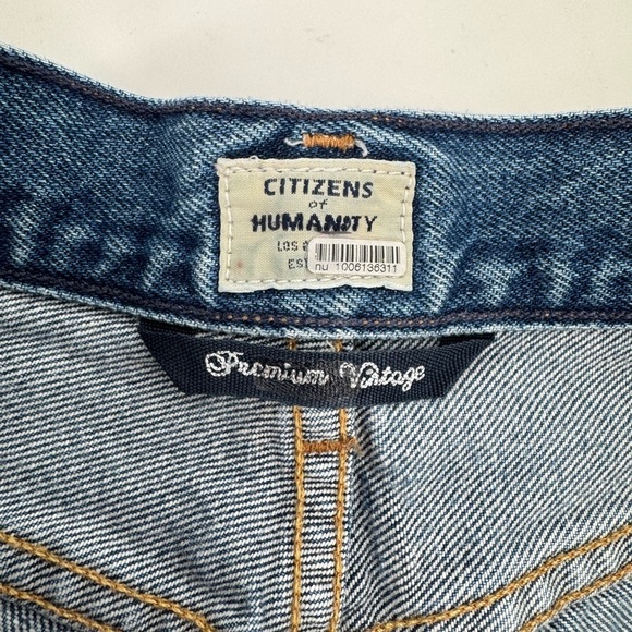 Citizens Of Humanity Charlotte Crop High Rise Straight Vintage Jean Shorts - Picture 9 of 12